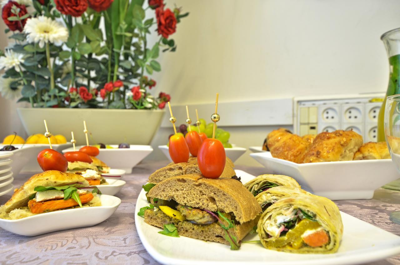 Ruth Daniel Hotel 3*